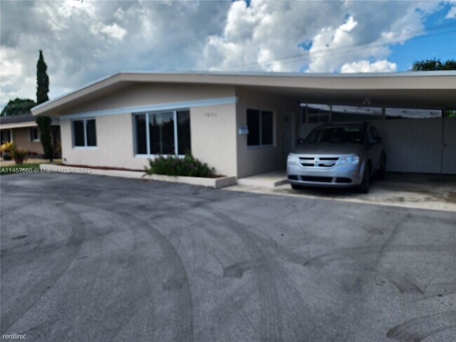 Foto del edificio - 3 br, 2 bath House - 7031 SW 16th St