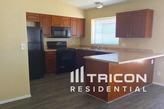 Foto del edificio - 10710 W Sells Dr