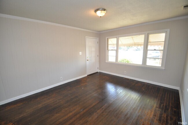 Building Photo - 1225 Robinson Ave