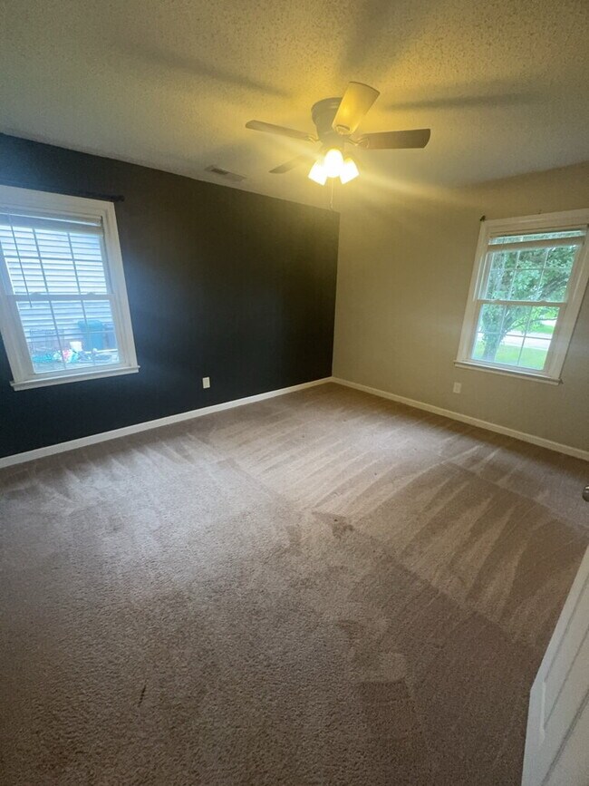 Foto del edificio - Charming 3 Bedroom, 2 Bath Home 710 Stonewall Avenue