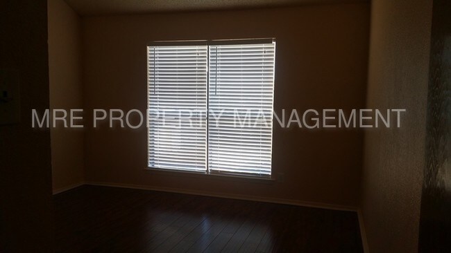 Foto del edificio - 3417 W 5th St