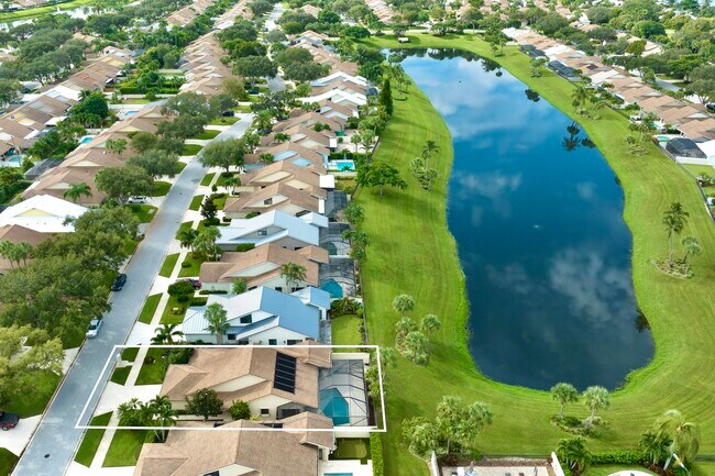 Foto del edificio - 240 E River Park Dr