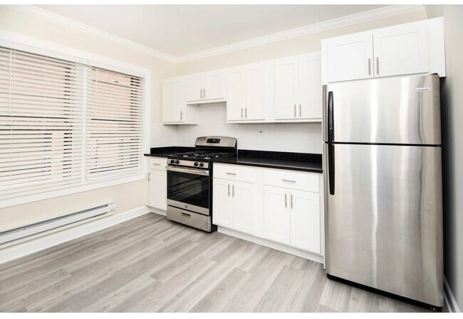 Foto del edificio - 837.5 W Cornelia Ave