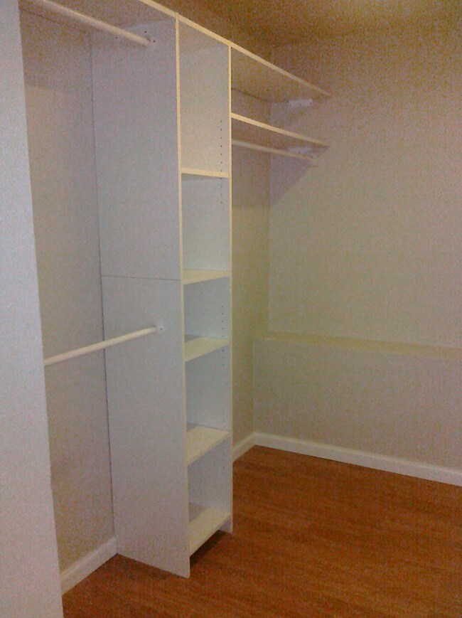 Foto del edificio - 2073 Clinton Ave