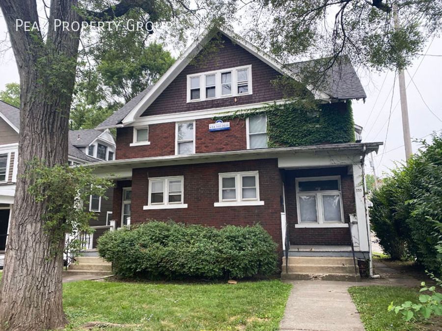 Primary Photo - 286 E 13th Ave