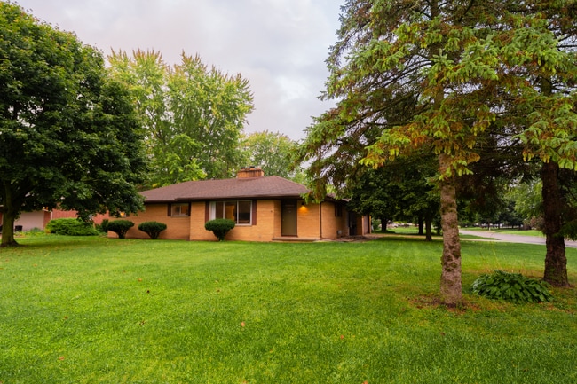 Building Photo - 5205 Faircrest Ln