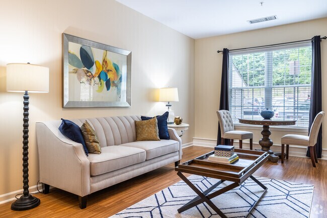 1HAB, 1BA-740SF-Sala de estar #1 - Residences at Highland Glen - 55+ Active Adult Community