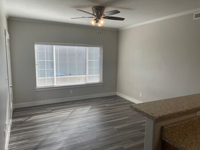 Foto del edificio - 44 N Garden Park Dr