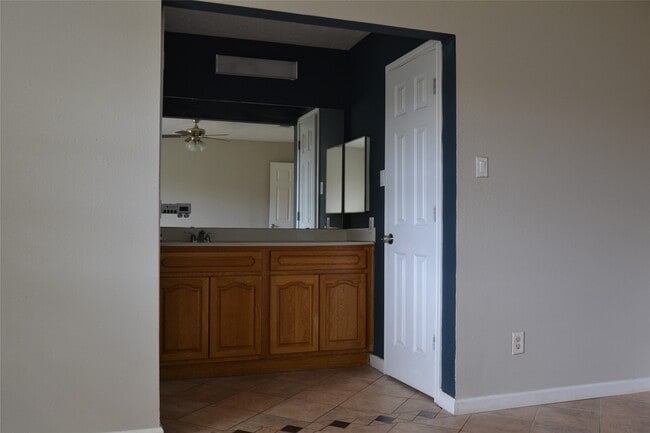 Foto del edificio - 10538 Long River Dr