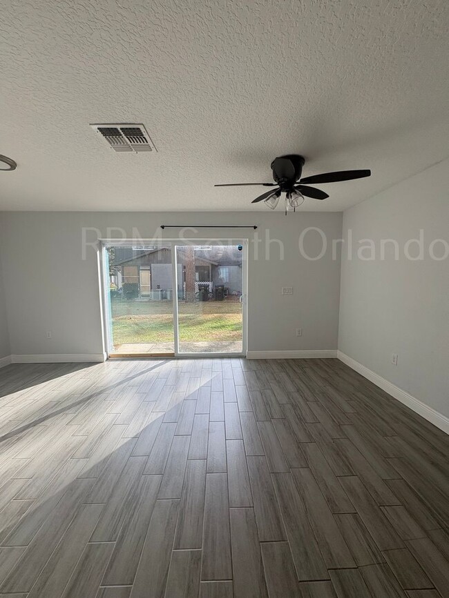 Building Photo - 3-Bedroom, 2.5-Bathroom Home, Orlando/Waterford/UCF Great Location!!