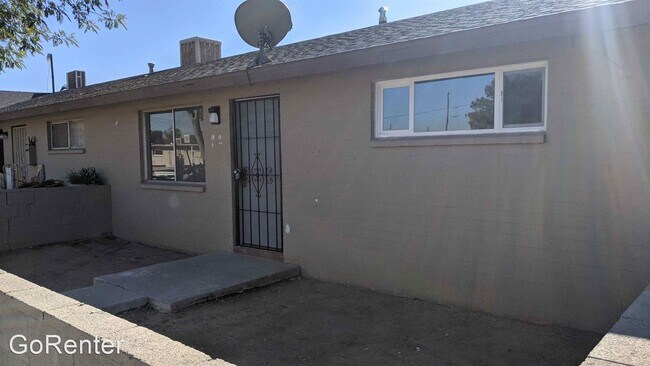 Building Photo - 2 br, 1 bath House - 6437 S 10th St #19