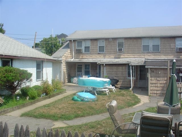 Building Photo - 76 Roosevelt Ave