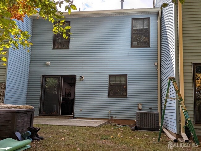 Foto del edificio - 2103 Timber Oaks Rd