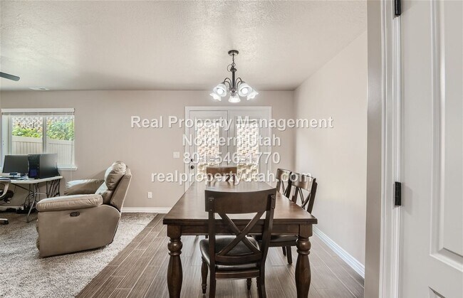 Foto del edificio - 1795 E Whitetail Dr