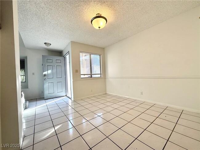 Foto del edificio - 1663 Duarte Dr