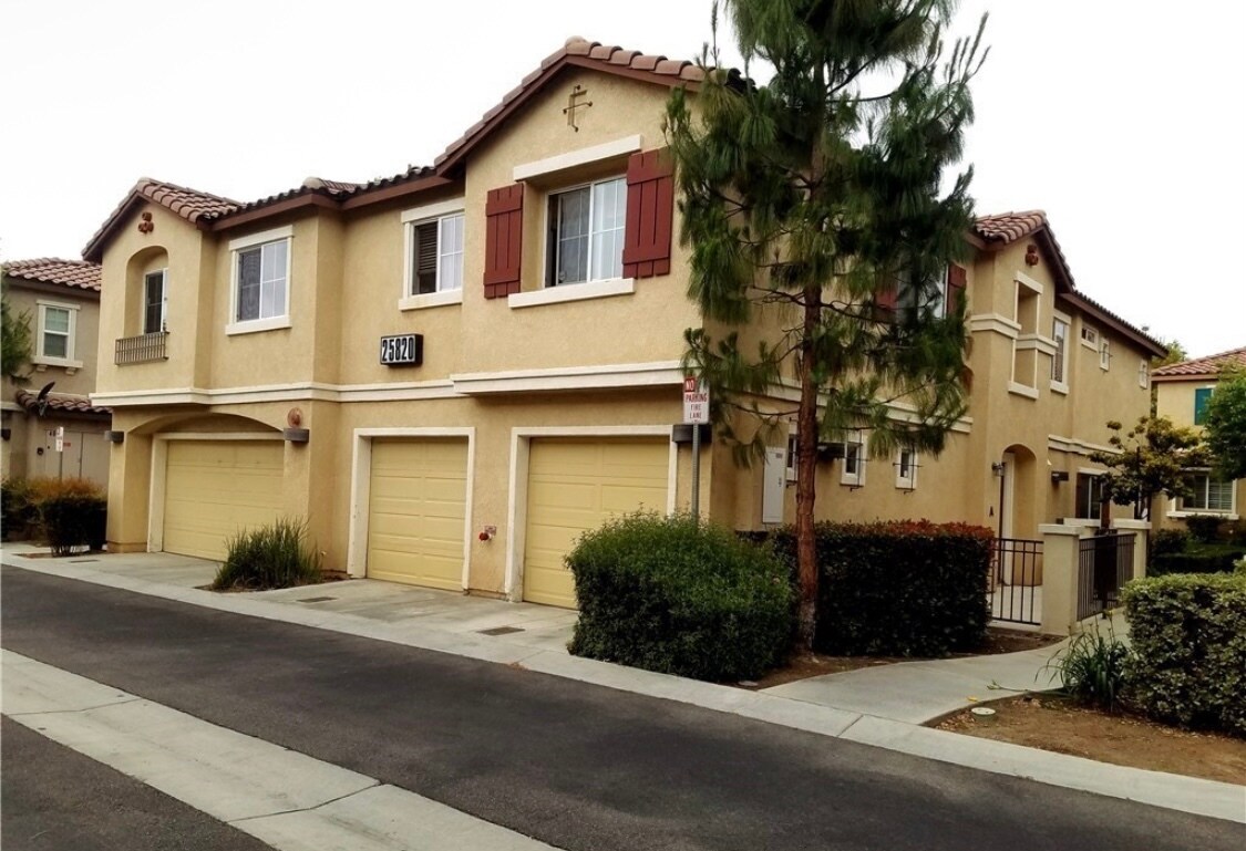 Foto principal - 25820 Iris Ave
