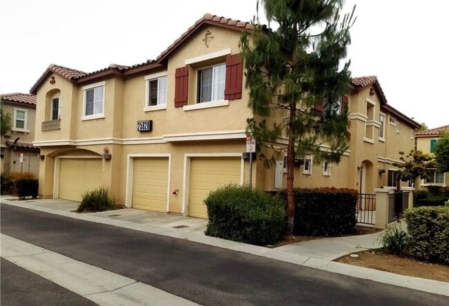 Building Photo - 25820 Iris Ave