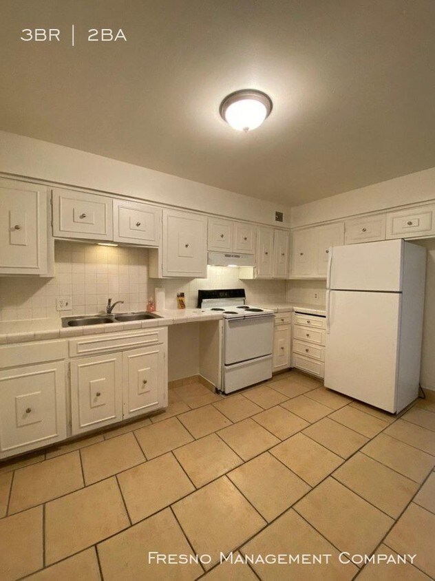 Primary Photo - 1115 W Simpson Ave