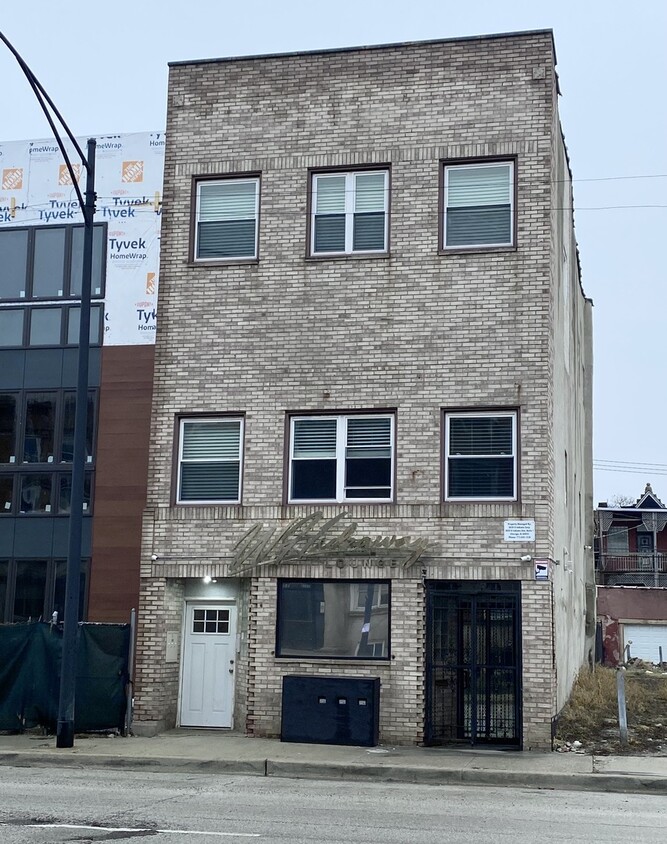 Primary Photo - 3659 S Indiana Ave