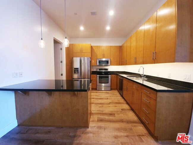 Foto del edificio - 3223 W 6th St