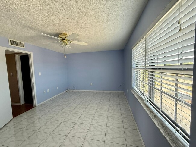 Building Photo - CONCORD VILLAGE 1/1 SPACIOUS 820 SF CONDO