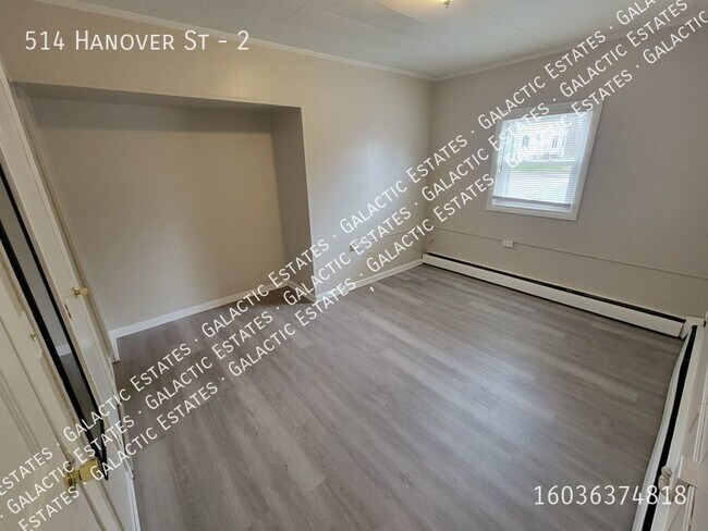 Building Photo - 2 bed 2 bath East Side Apartment