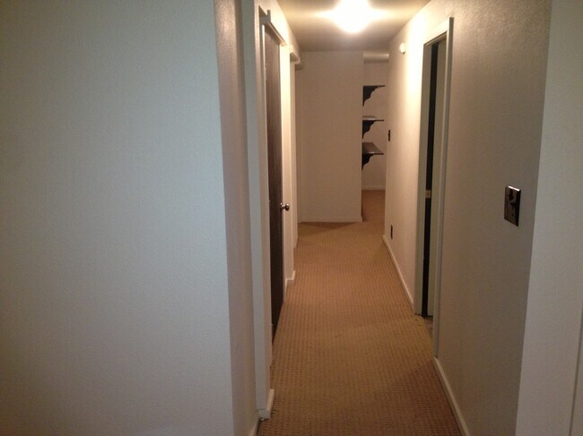 Foto del edificio - 2717 SE 15th Ave., Lower