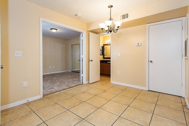Building Photo - 409 FOUNTAINHEAD Cir