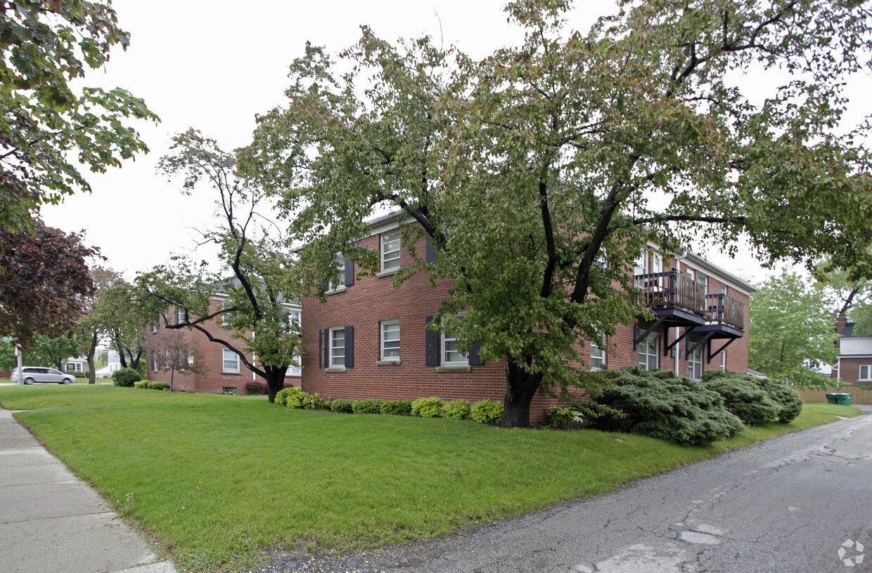 Building Photo - 412-416 N 75th St