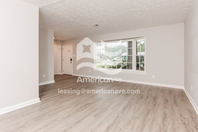 Building Photo - 4747 Falcon Ln