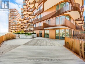 Building Photo - 155-155 Merchants' Wharf