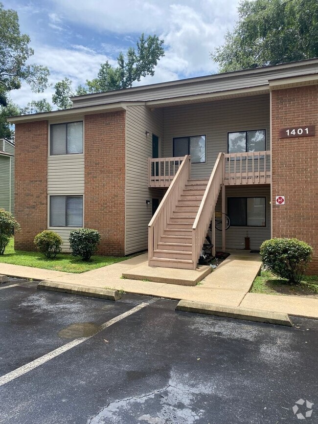 Building Photo - 1401 Willow Bend Way