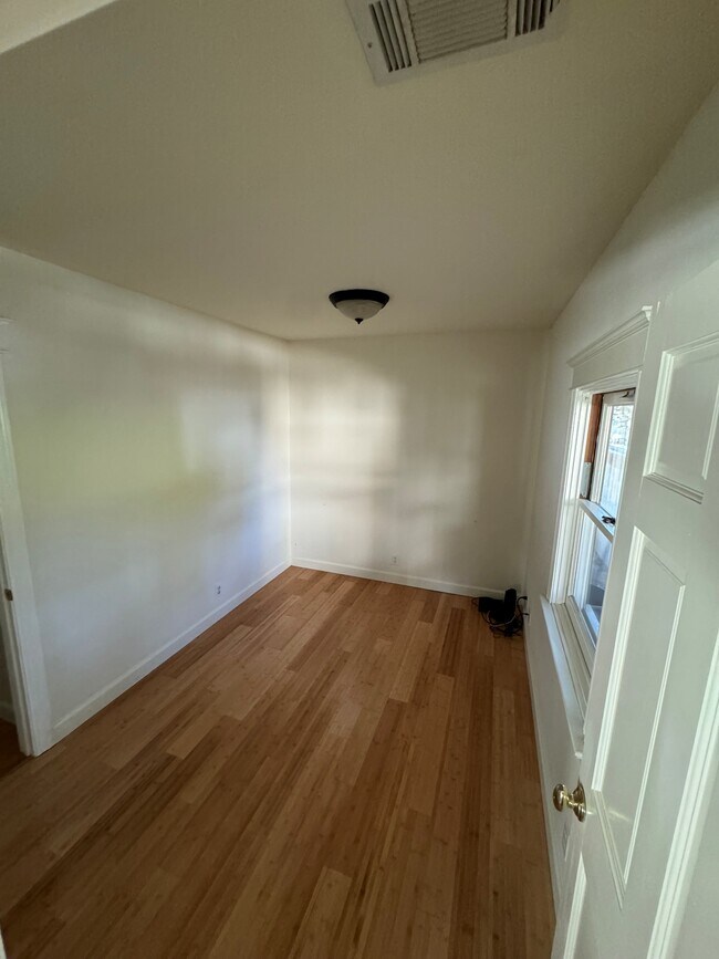 Foto del edificio - 482 W Hammond St