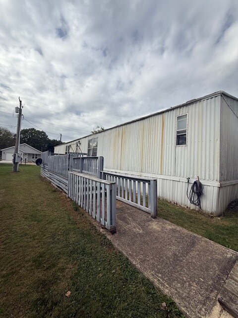 Foto del edificio - 728 Pearl Dr