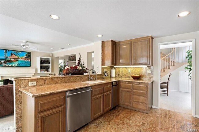 Building Photo - 4 br, 3 bath House - 24626 Vista Cerritos