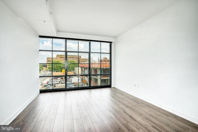 Building Photo - 2030 8th St NW