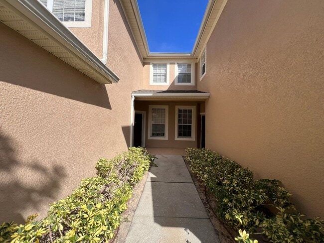 Photo - Great townhouse -  available now!