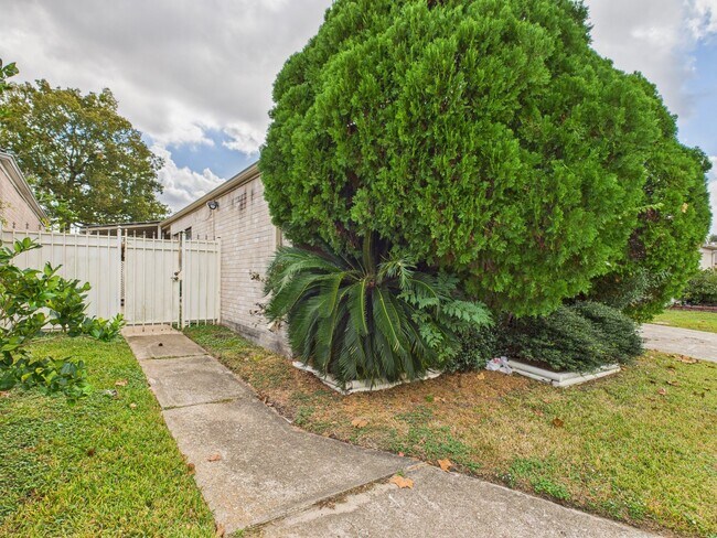 Foto del edificio - 7611 Hopewell Ln