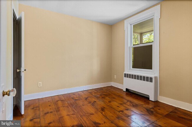 Building Photo - 5 N Railroad Ave