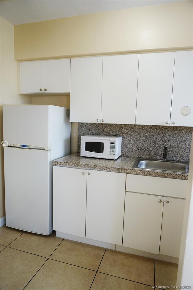 Foto del edificio - 2335 NW 7th St