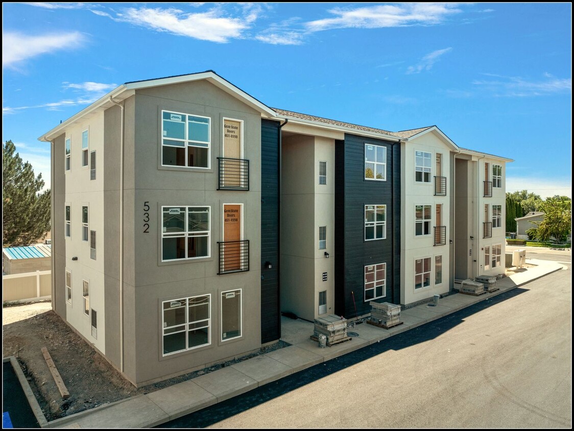 Foto principal - Denali Park Apartments