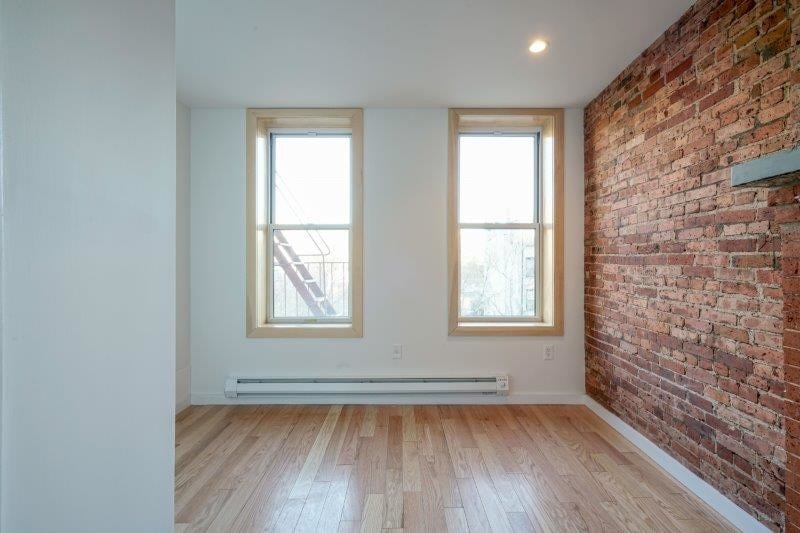 Primary Photo - 43 Cumberland St