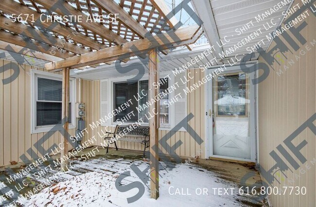 Foto del edificio - 5671 Christie Ave SE