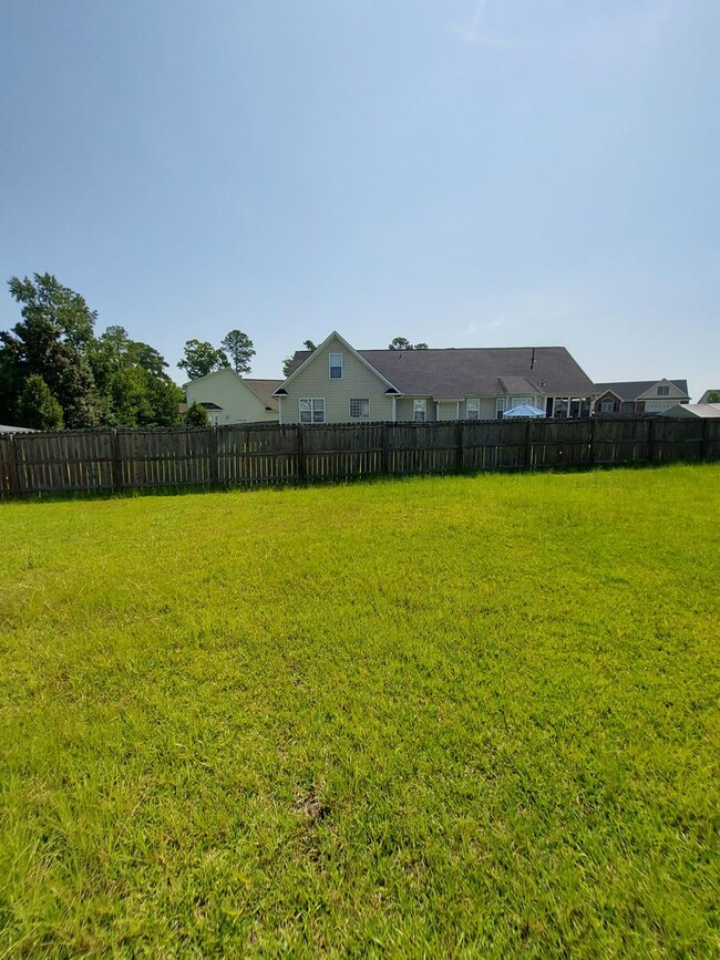 Building Photo - WOODCHASE