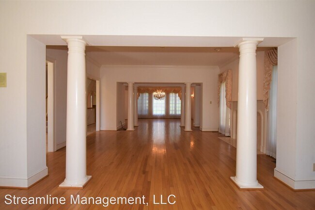 Foto del edificio - 5 br, 4.5 bath House - 10023 Chartwell Man...