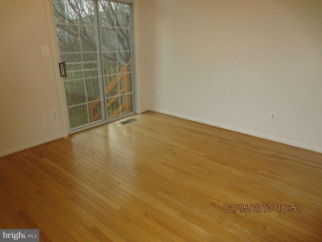 Foto del edificio - 6540 Creek Run Dr