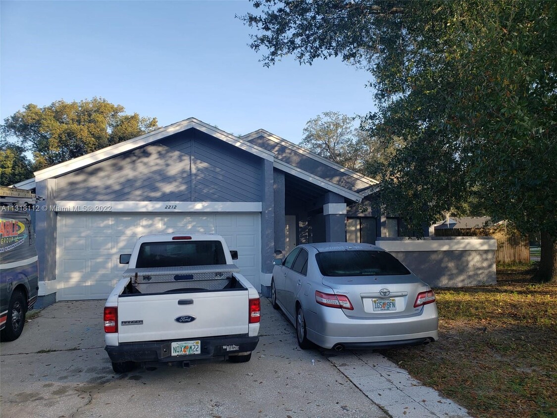 Primary Photo - 2212 Atrium Cir