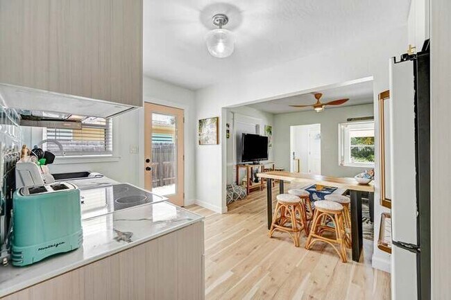 Foto del edificio - Oakwood Unit B