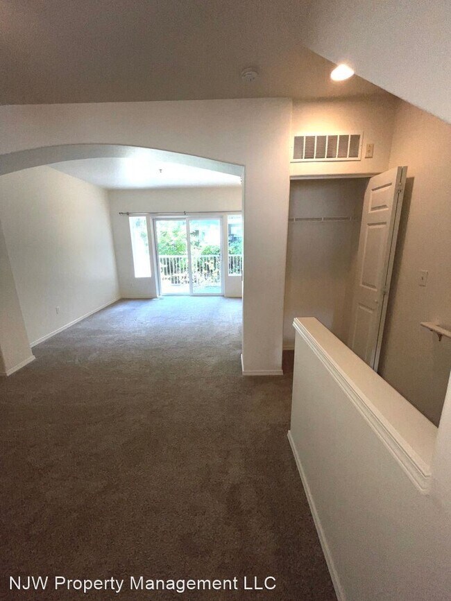 Foto del edificio - 2 br, 2.5 bath House - 14174 SW Barrows Rd #2