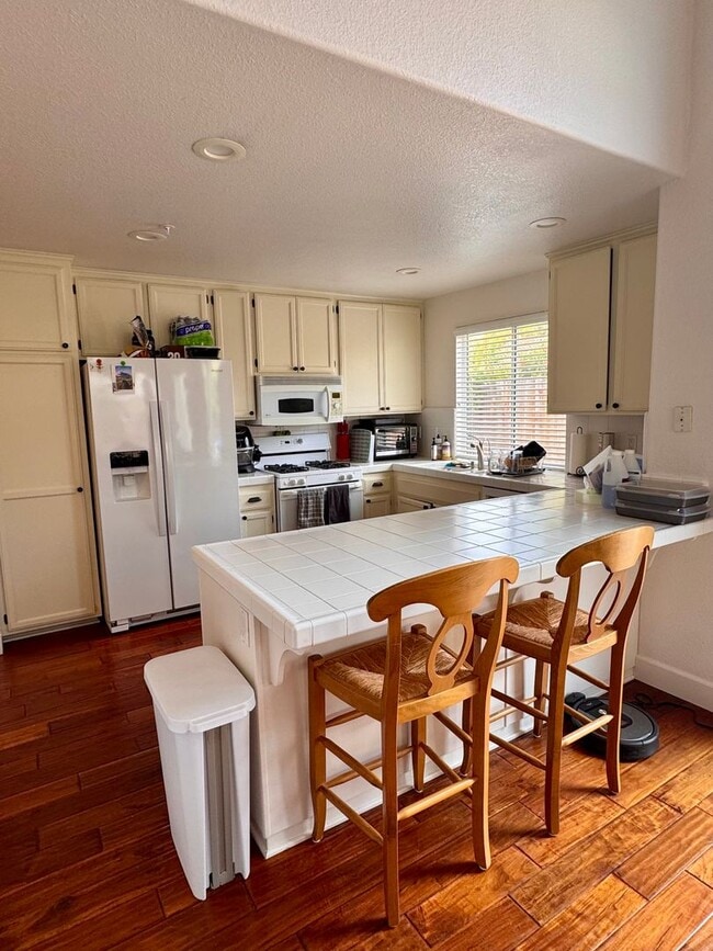 Building Photo - Spacious Home in the sought after The Arbo...